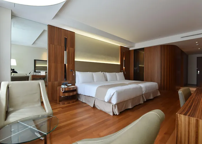 Pacific 4*